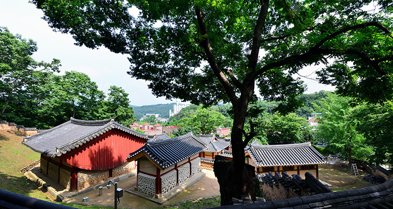 1505450475@02역사문화-04문화재-04고양향교  황 (3).jpg